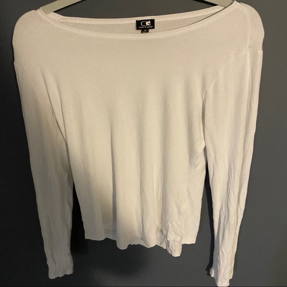 white long sleeve cable and gauge